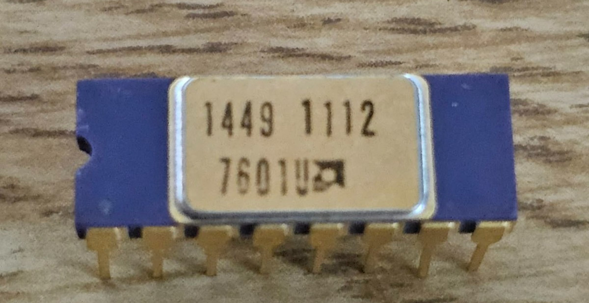 Vintage Rare Intel 1449 1112 C2102 Vintage SRAM NMOS Gold Ceramic Purple Gold
