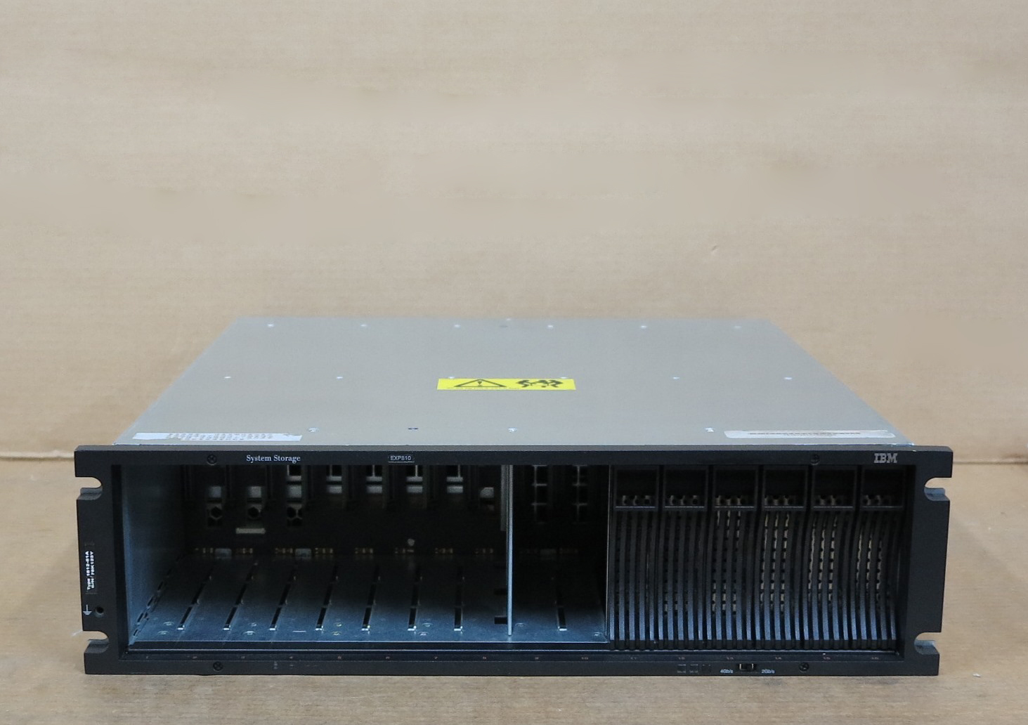 IBM DS4000 EXP10 Storage System 16-Bay Disk Array Expansion Unit Shelf 1812-81A