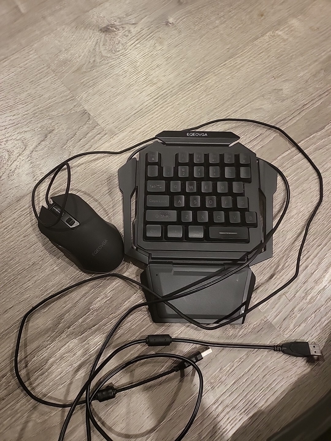 One Hand Gaming Keyboard, RGB Backlit 35 Keys Portable Mini Gaming Keyboard USB 