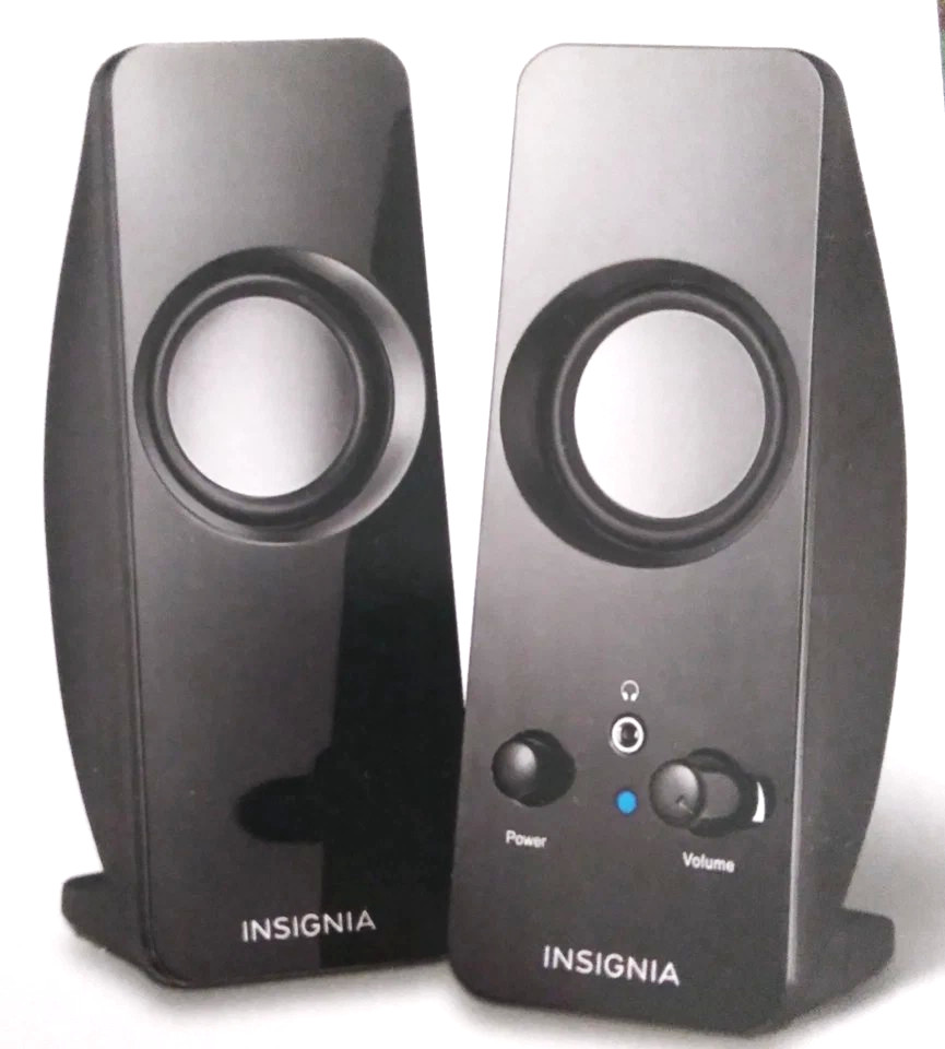 PC Insignia Powered Stereo Speakers 2.0 ch.  headphone jack NS-PCS219
