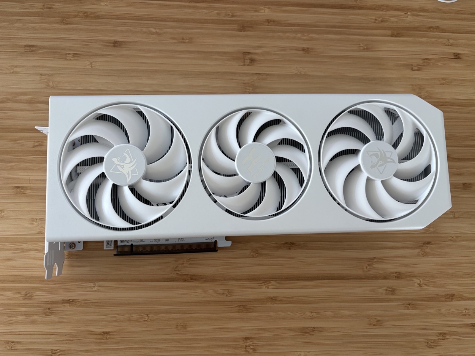  Radeon RX 9070 XT 16GB GDDR6 PCI Express 5.0 x16 Graphics CARD Hellhound Spectr