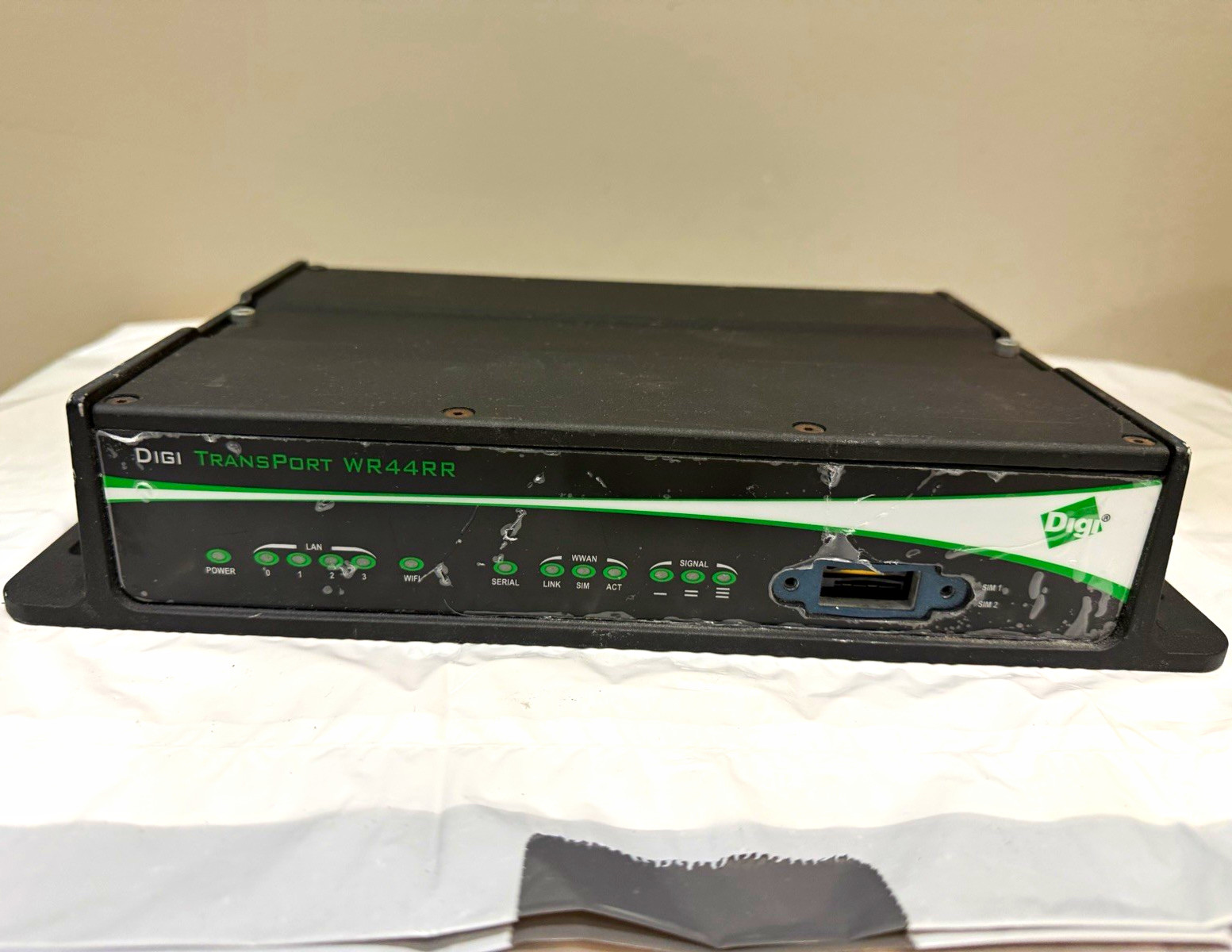 Digi Transport WR44 v2 Router WR44-U8G-N-E1-MD 4-Port 150Mbps VPN Black