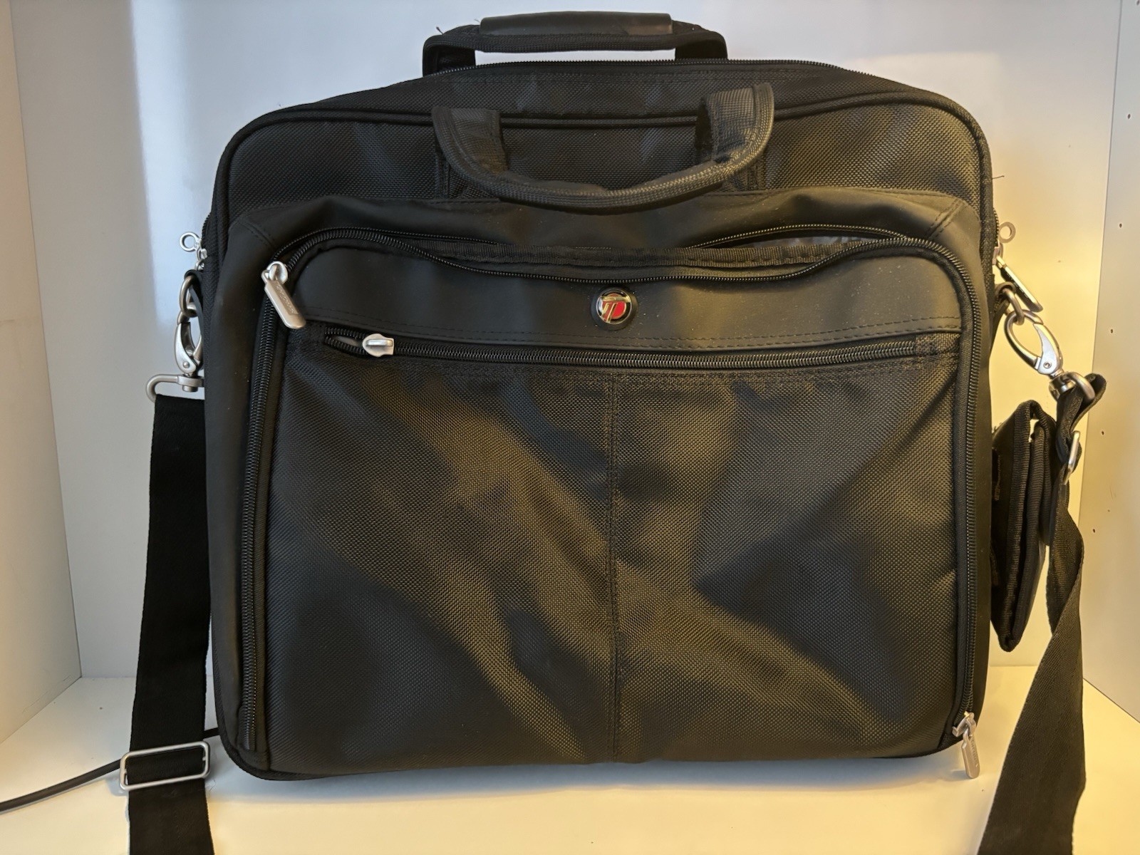 Targus Black Nylon Briefcase Attache Organizer Bag