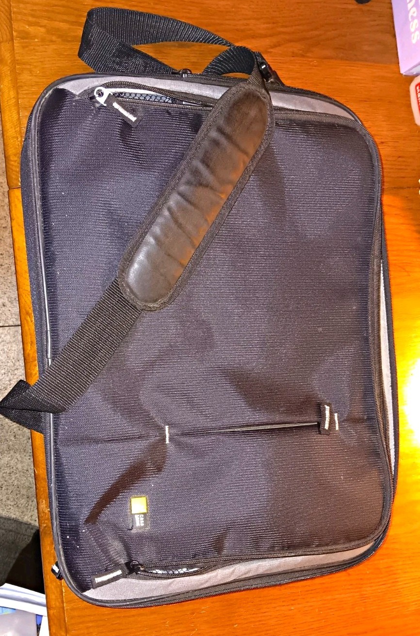 Case Logic Padded Solid Black/Gray Laptop Shoulder Messenger Bag