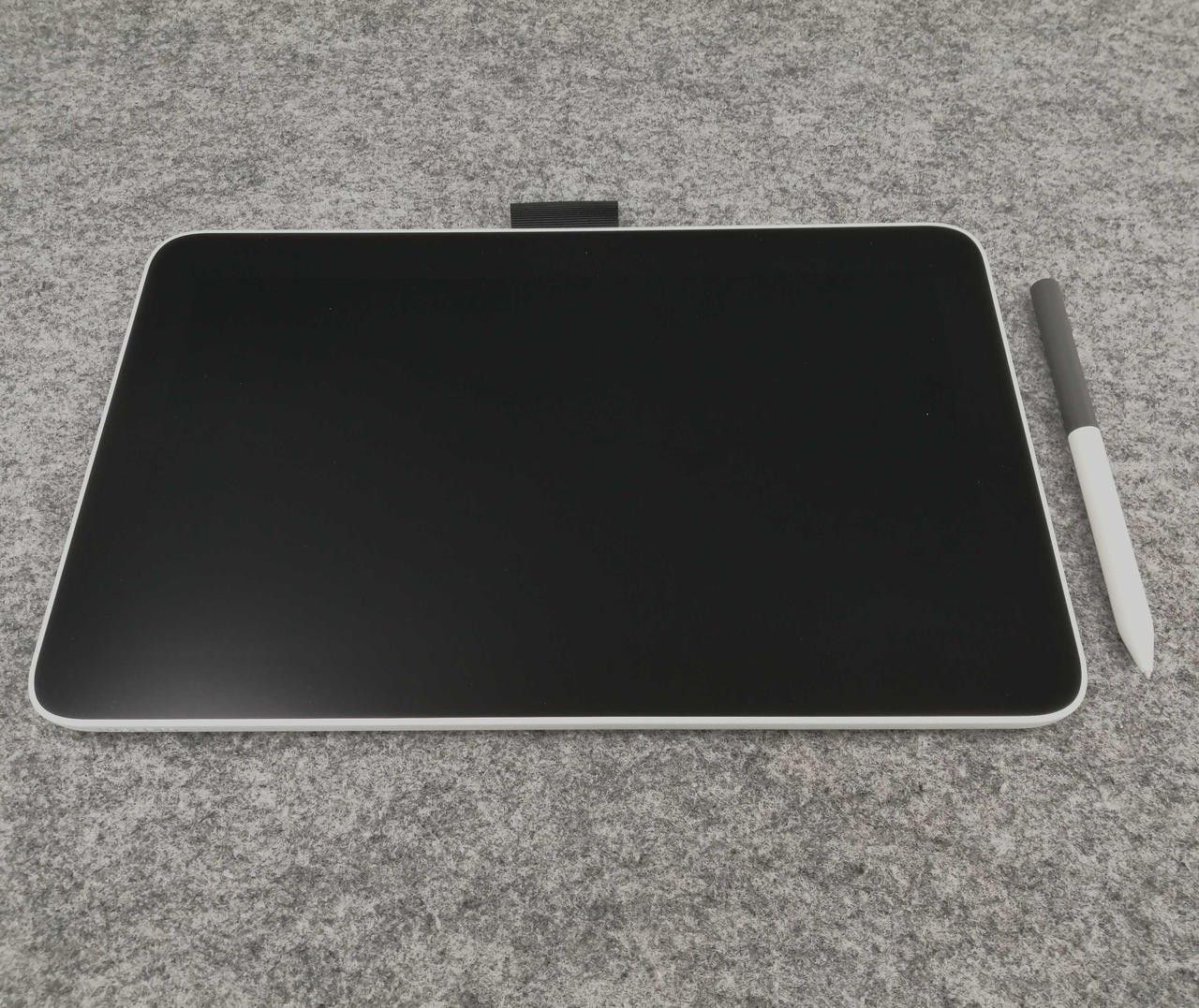 Wacom One 12 DTC121 Creative Pen Display Drawing Tablet Used