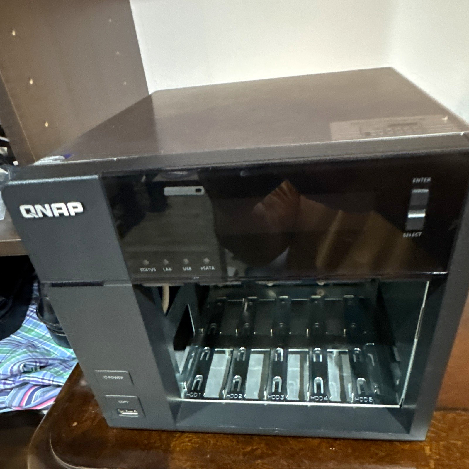 QNAP TS-569 Pro Turbo NAS 5-Bay Diskless USB 3.0 HDMI VGA eSATA