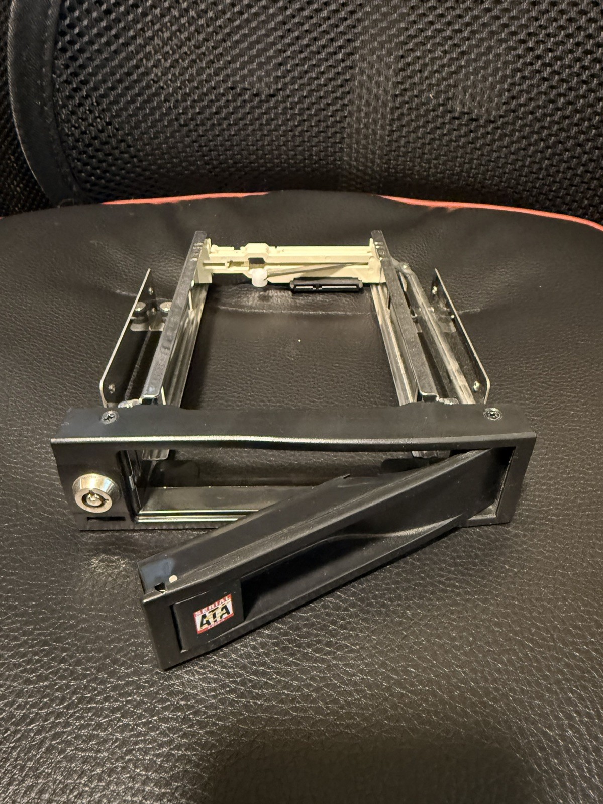 StarTech 5.25in Trayless Hot Swap Mobile Rack for 3.5in Hard Drive