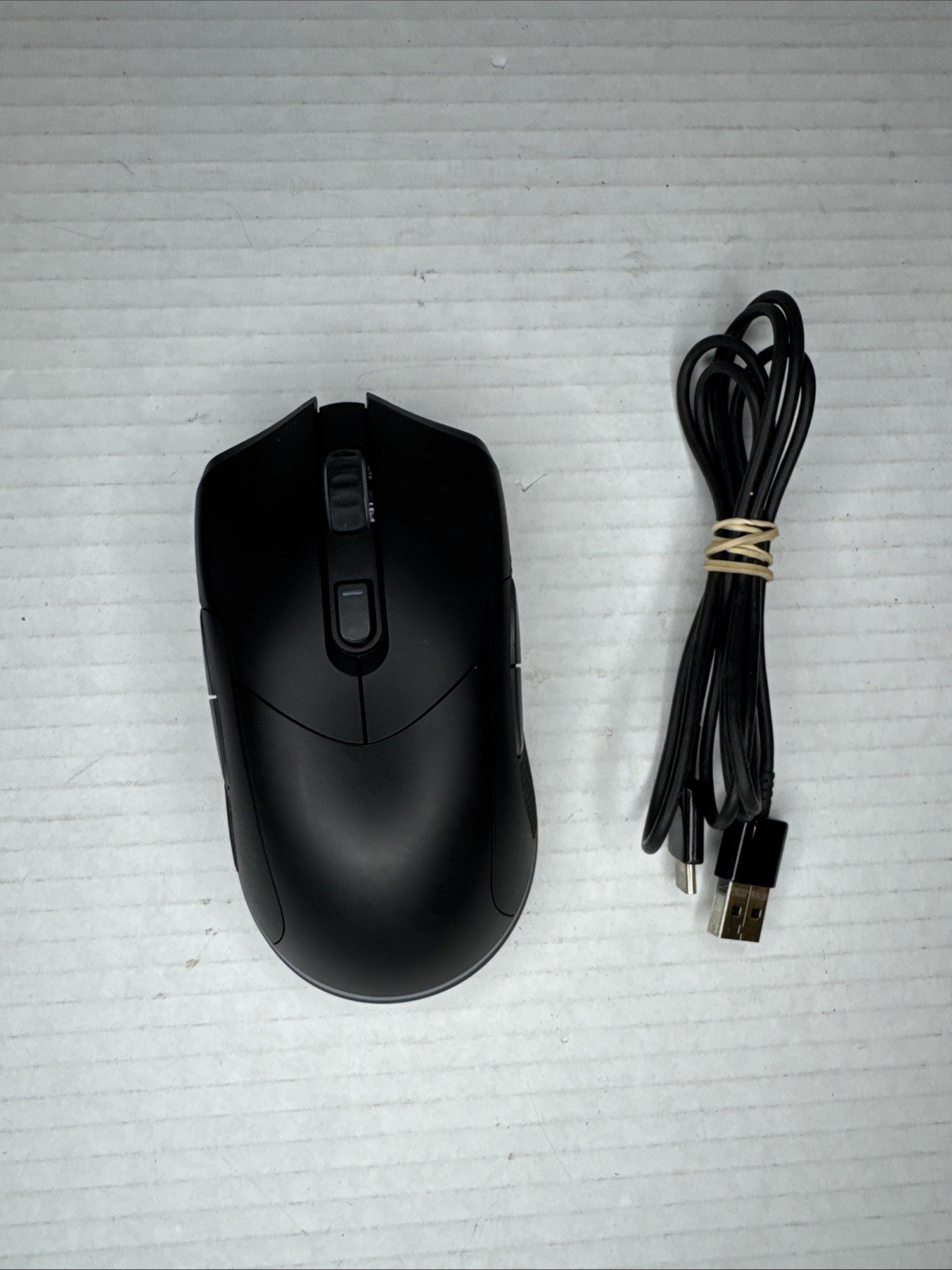 New onn. Rechargable Wireless Gaming Mouse w/ LED Lighting No Dongle