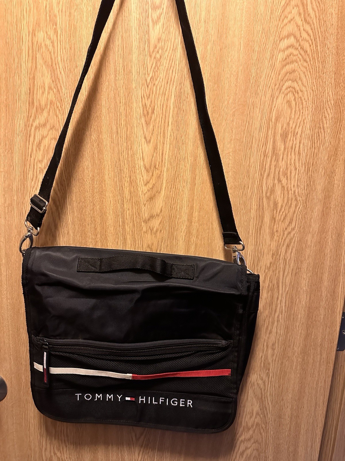 Tommy Hilfiger Laptop Book Bag Over The Shoulder Strap Black