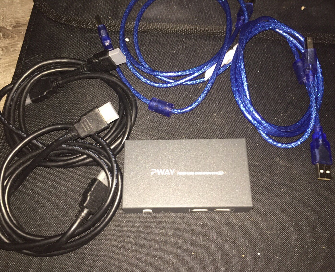 PWAY  HDMI USB2.0 KVM Switch 2 Port Support Dual Monitor:  Black —  USED