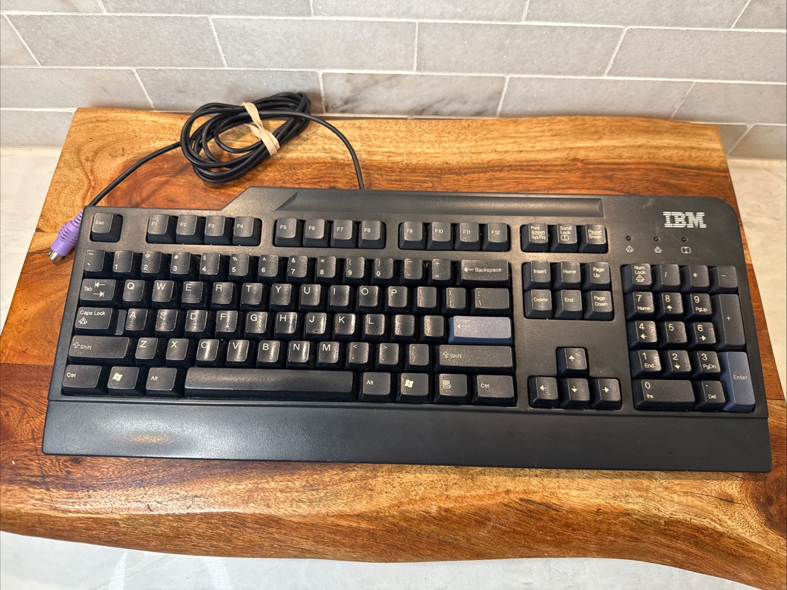 IBM SK-8820, Black Vintage Keyboard PS/2 - TESTED AND WORKING