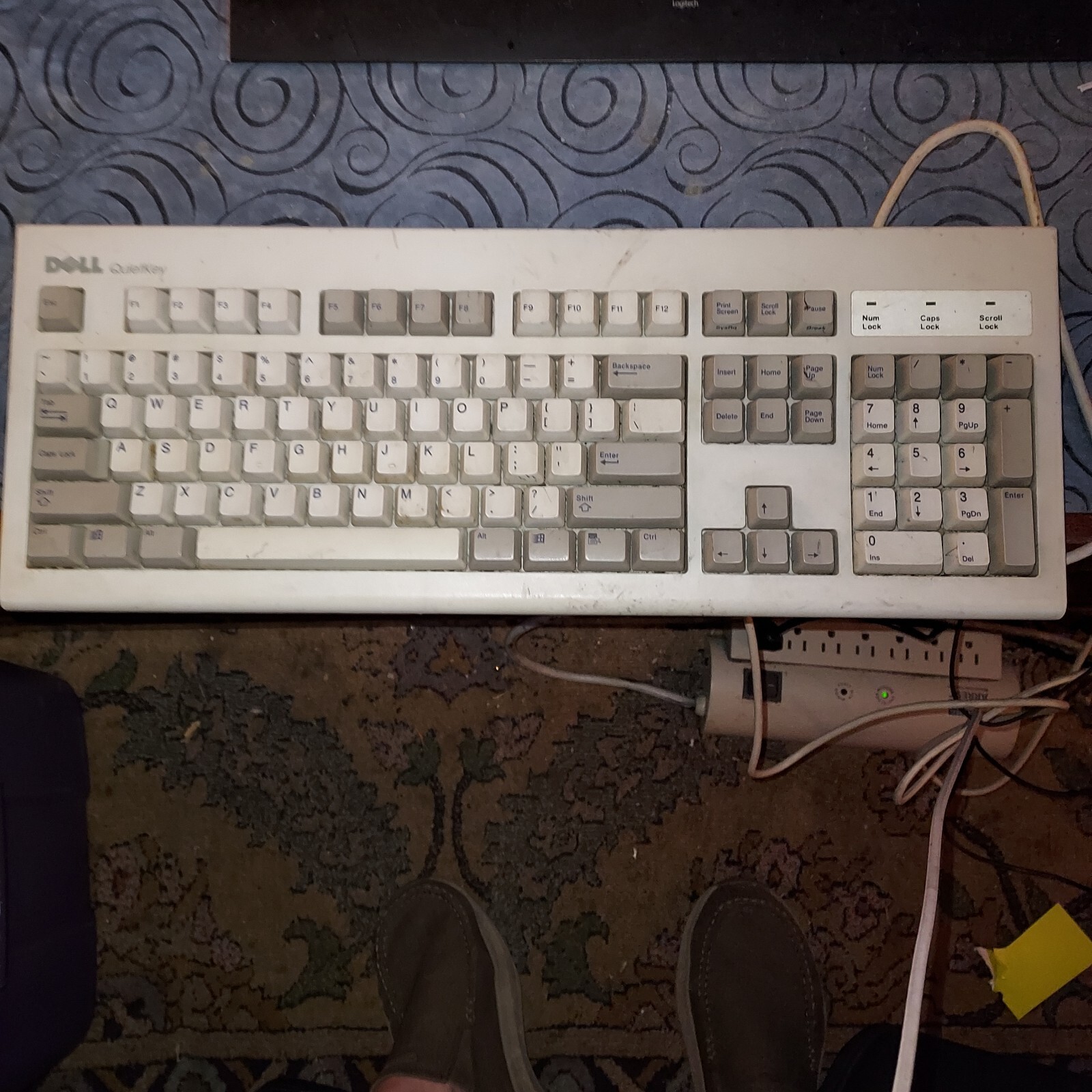 Dell QuietKey SK-1000REW Wired Keyboard, PS2, Beige