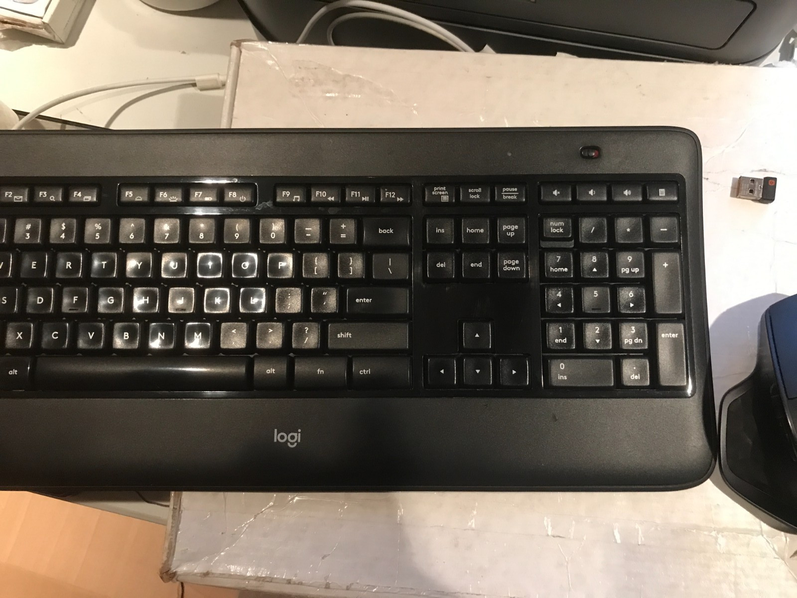 Logitech MX900 Performance Wireless Keyboard & Mouse Combo (920-008872) USED