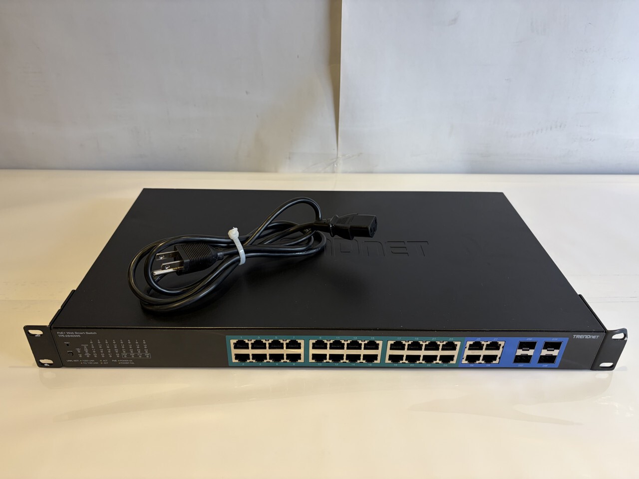 TRENDNET TPE-2840WS/A 28-PORT GIGABIT WEB SMART POE+ MANAGED NETWORK SWITCH
