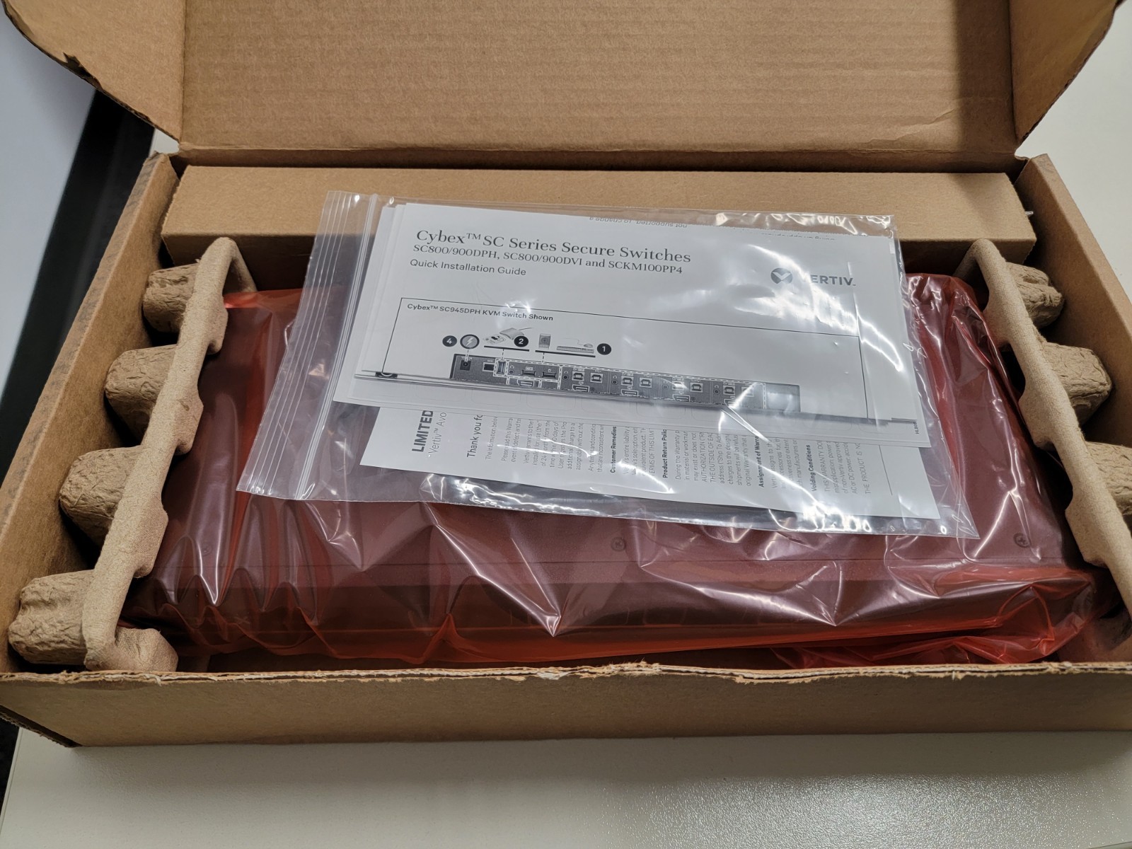 VERTIV SCKM140PP4 Cybex SCKM KM Switchbox LED Indicator, TAA Compliant