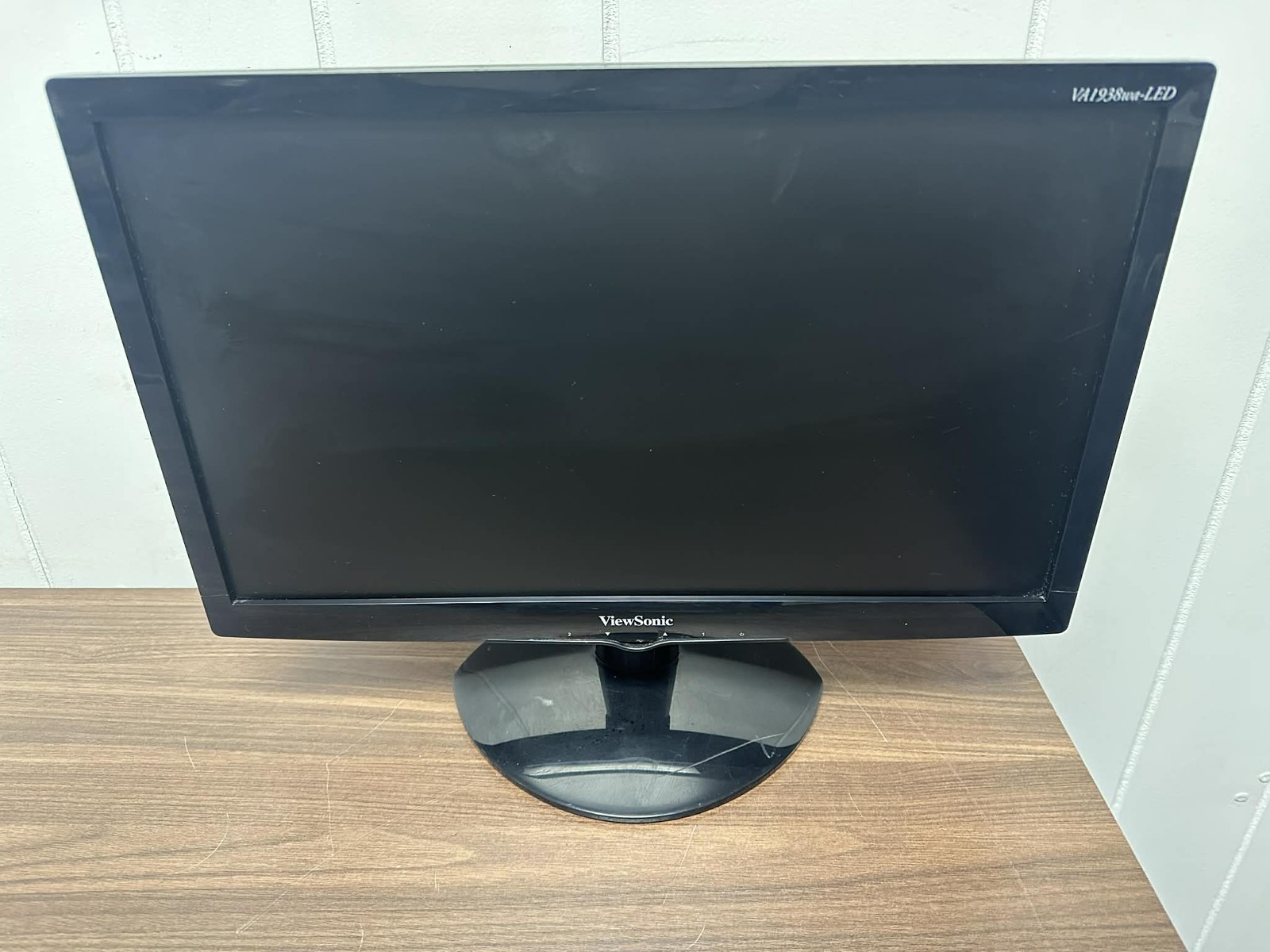 Viewsonic VA1938WA-LED 19 Inch Widescreen LED Monitor VGA VA1938WA-LED 4E