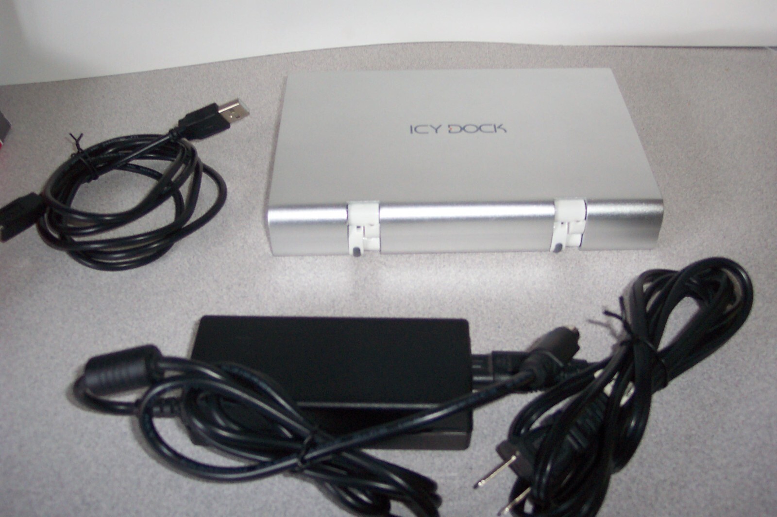 Icy Dock S/N 08442124 Hard Drive Dock