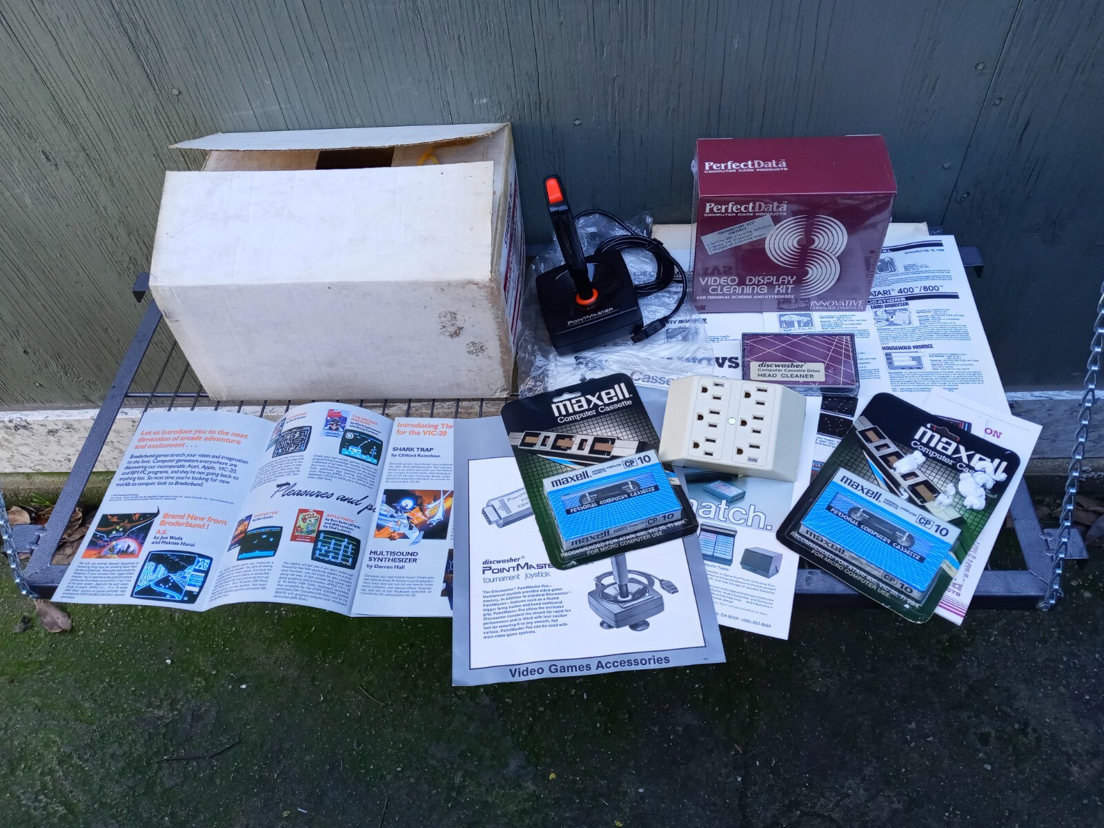 Computer Starter Kit for Atari / Commodore Vic-20 Discwasher Maxell CP10 NOS CRT