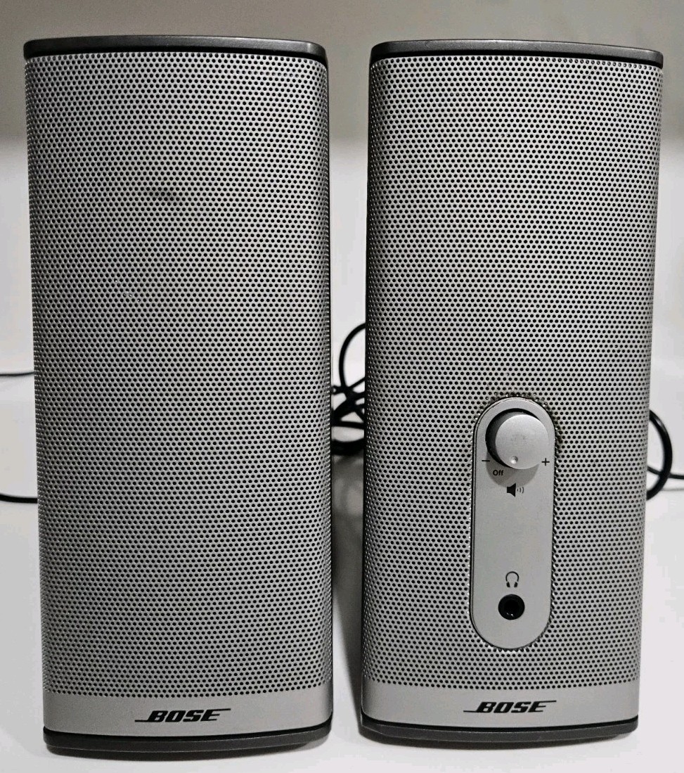 Bose Companion 2 Series II Multimedia Speaker System Graphite Pre-owned 