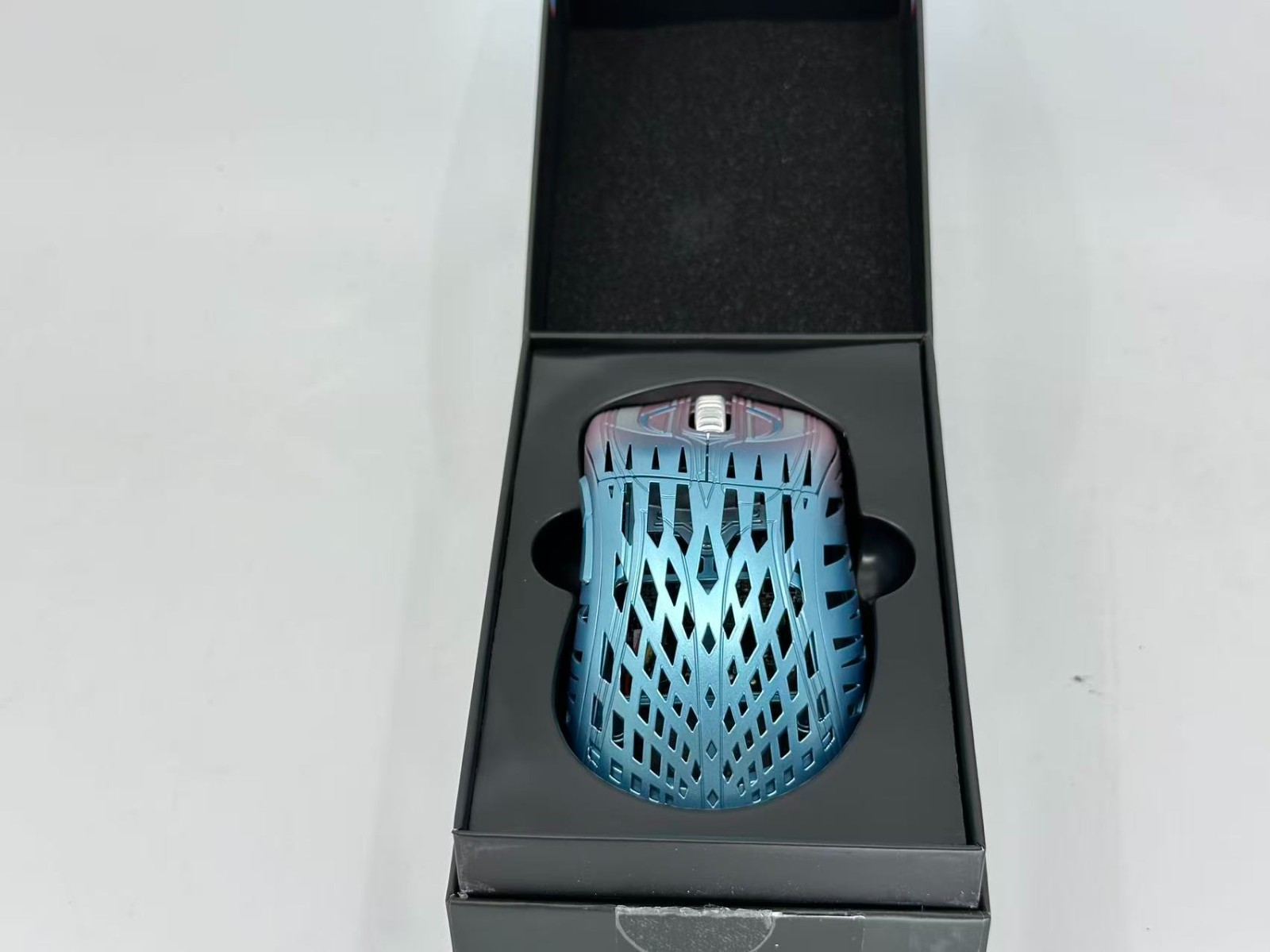 PWNAGE Stormbreaker Wireless Magnesium Gaming Mouse 4kHz - 50grams （BLG)