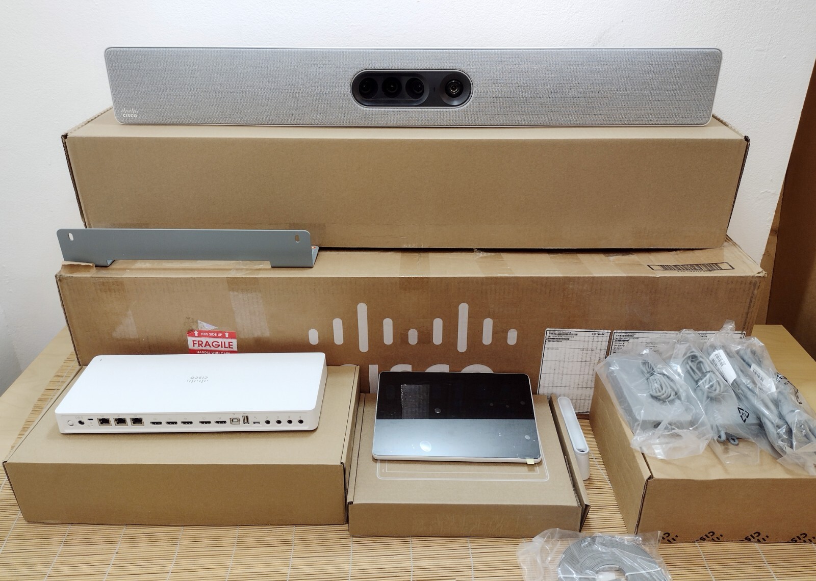 NEW Cisco CS-KITPLUS-K9 Webex Room Kit Plus CS-CODEC-PLUS+ CS-QUADCAM NEW BOX