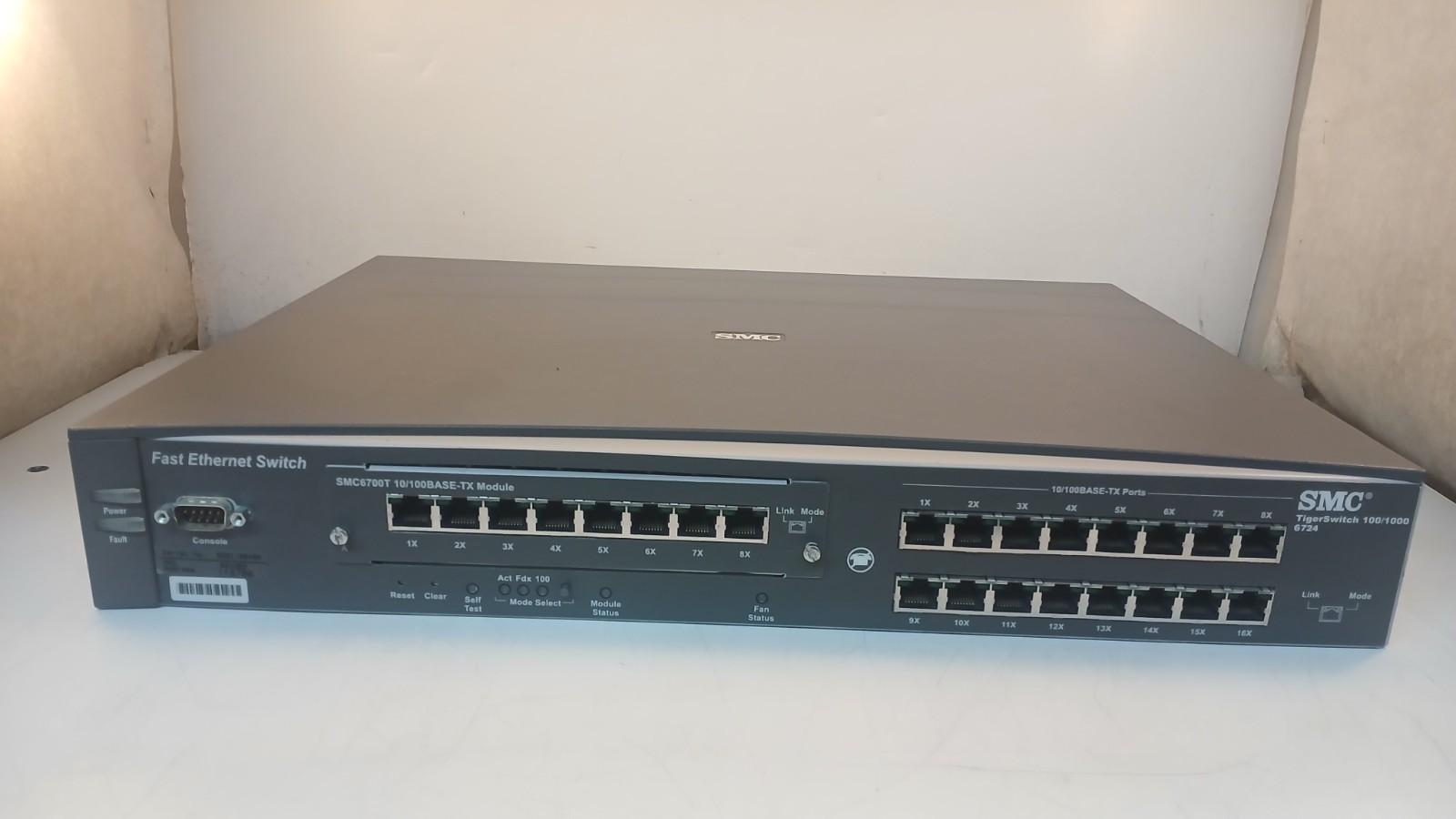SMC TigerSwitch 6724 16-Port  Ethernet Switch w SMC6700T *TESTED WORKING* *READ*