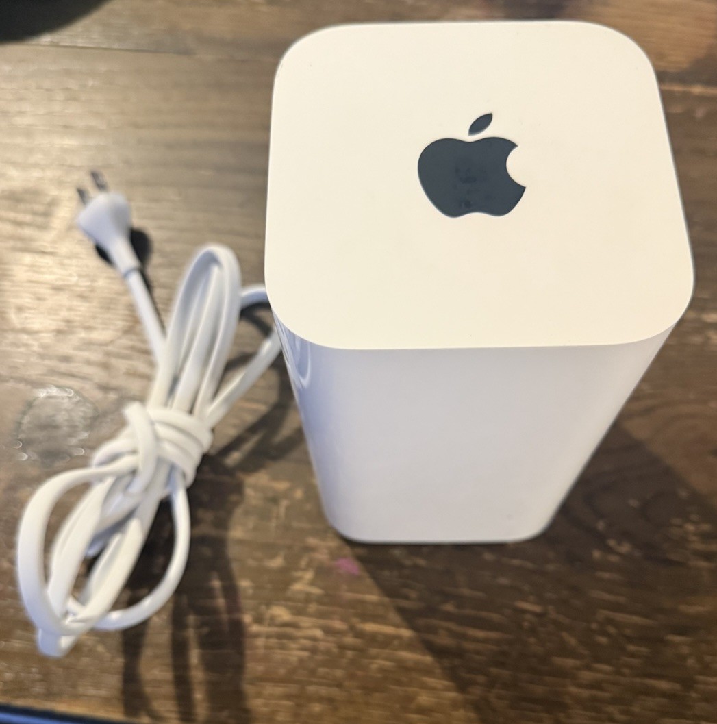 Apple AirPort Extreme 6th Generation A1521 ME918LL/A Tested Working