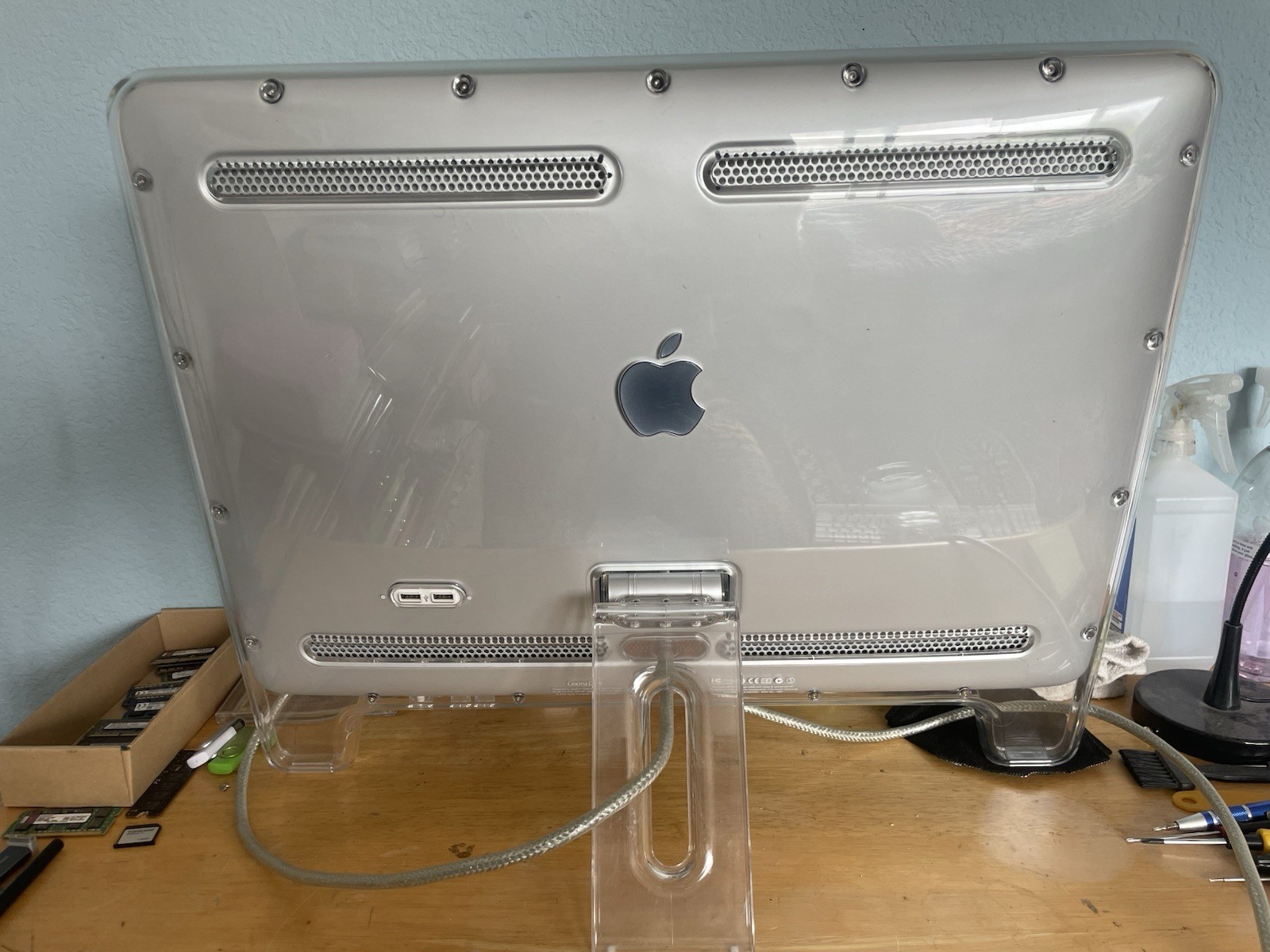 2000 Apple Cinema Display 22” M8149 ADC Monitor – Clear Acrylic