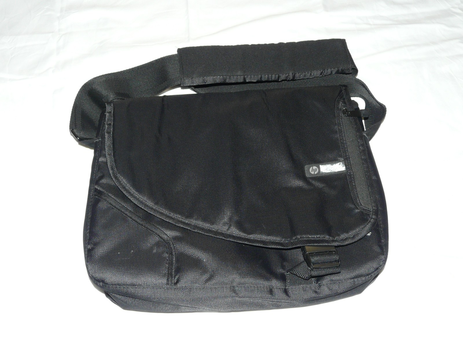 HP 14" Black Laptop Messenger Bag w/ Buckle & Shoulder Strap - FLAWED