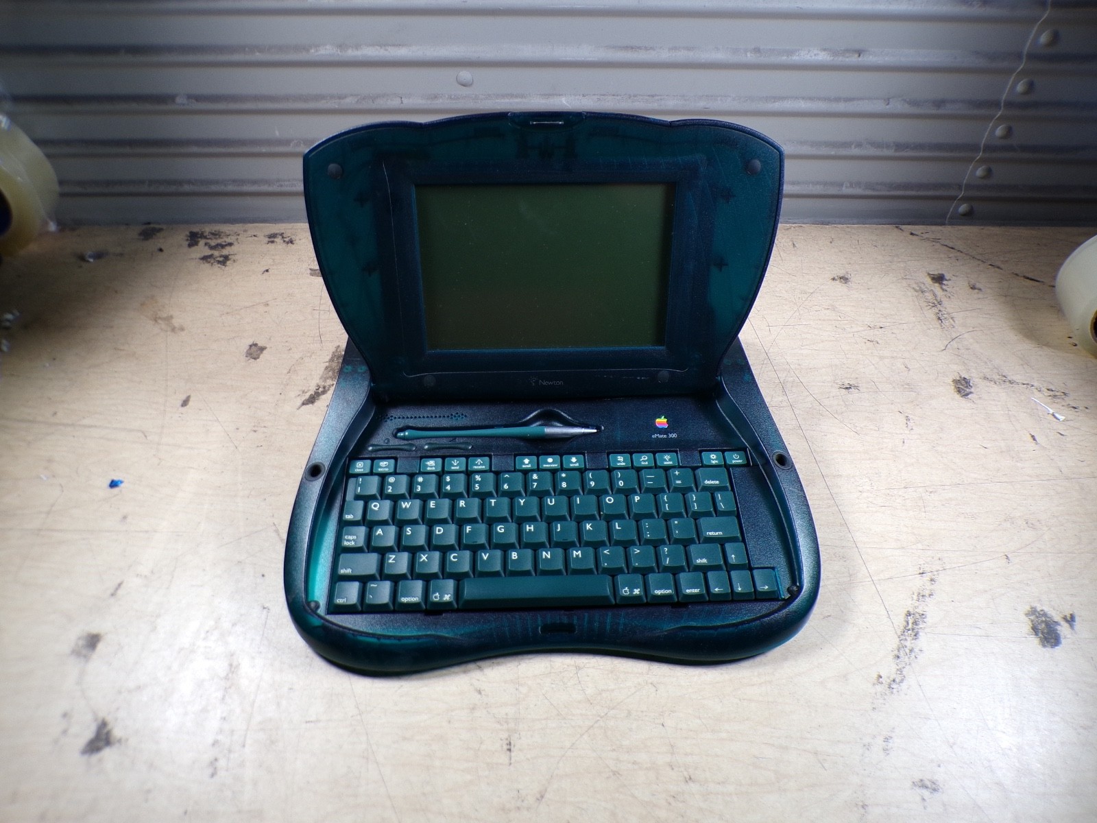 APPLE EMATE 300 TOUCHSCREEN