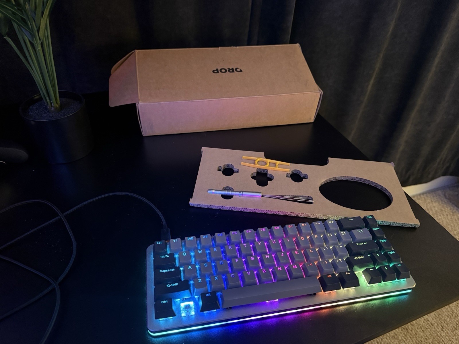 Drop Alt Mechanical Keyboard 65% RGB QMK PBT Kailhua Silver Gray Switches