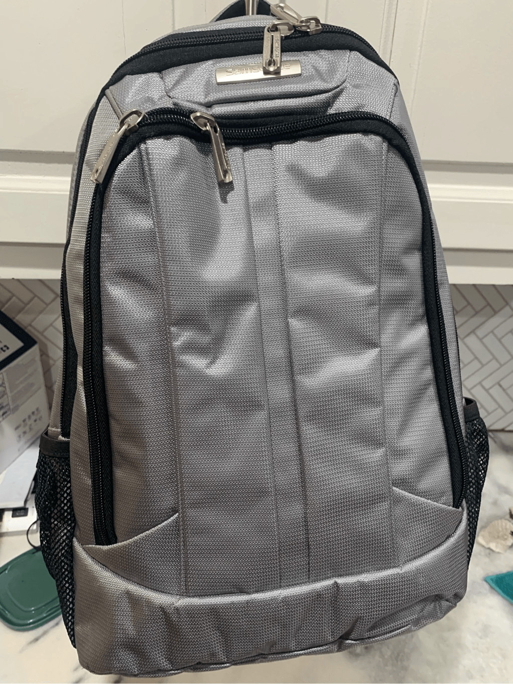 NWOT Samsonite Grey macro. Excellent condition