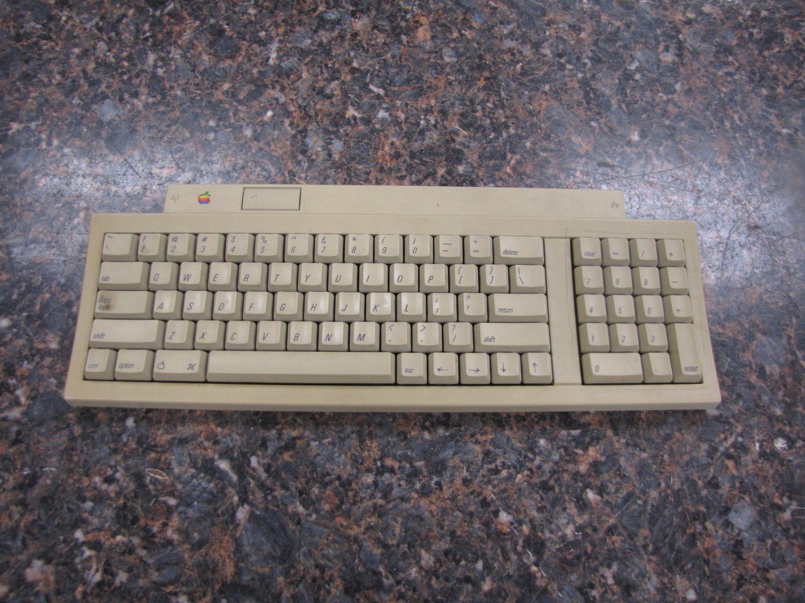 Vintage 1990 Apple Computer M0487 Keyboard II - GT40