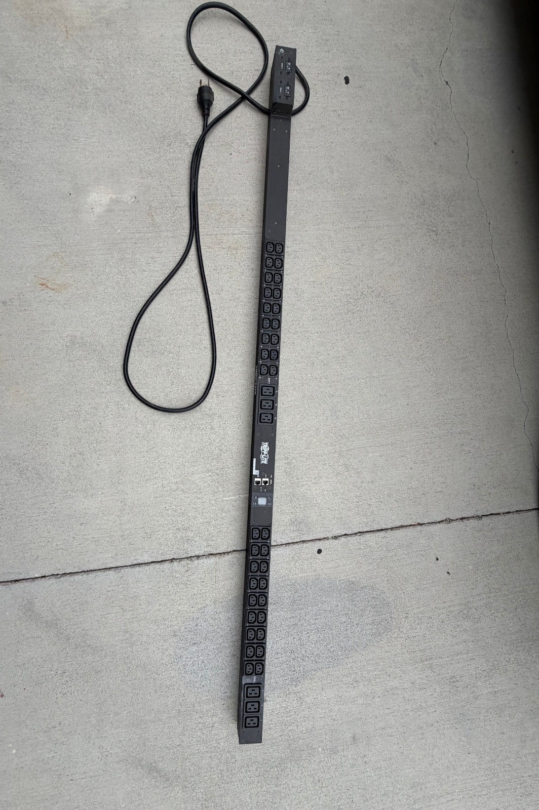 Tripp Lite PDUMNV30HV2LX Monitored PDU 208V 30A L6-30P