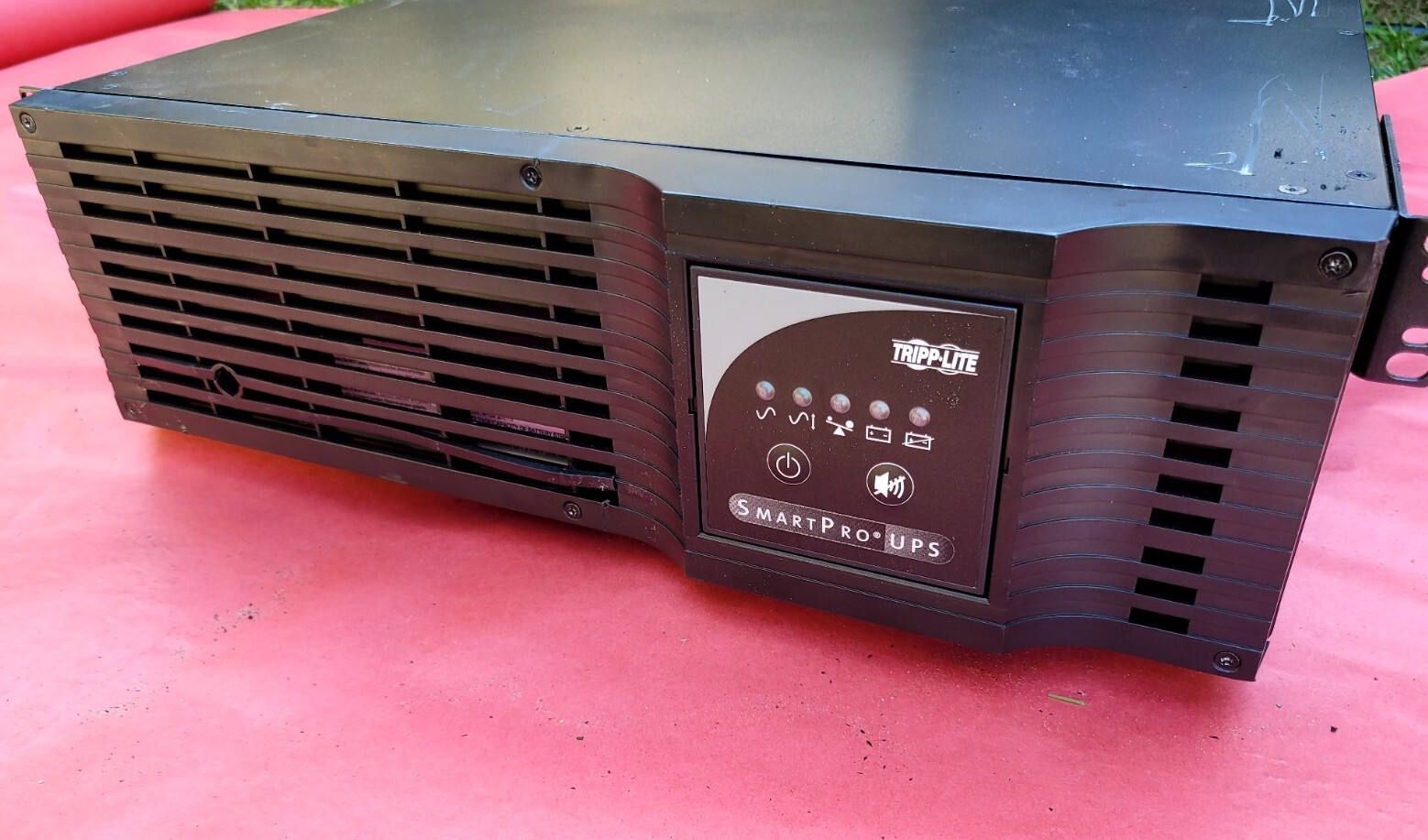 Tripp Lite SMART5000XFMRL 5000VA  3750W 3U  SmartPro UPS  (NEED BATTERIES)