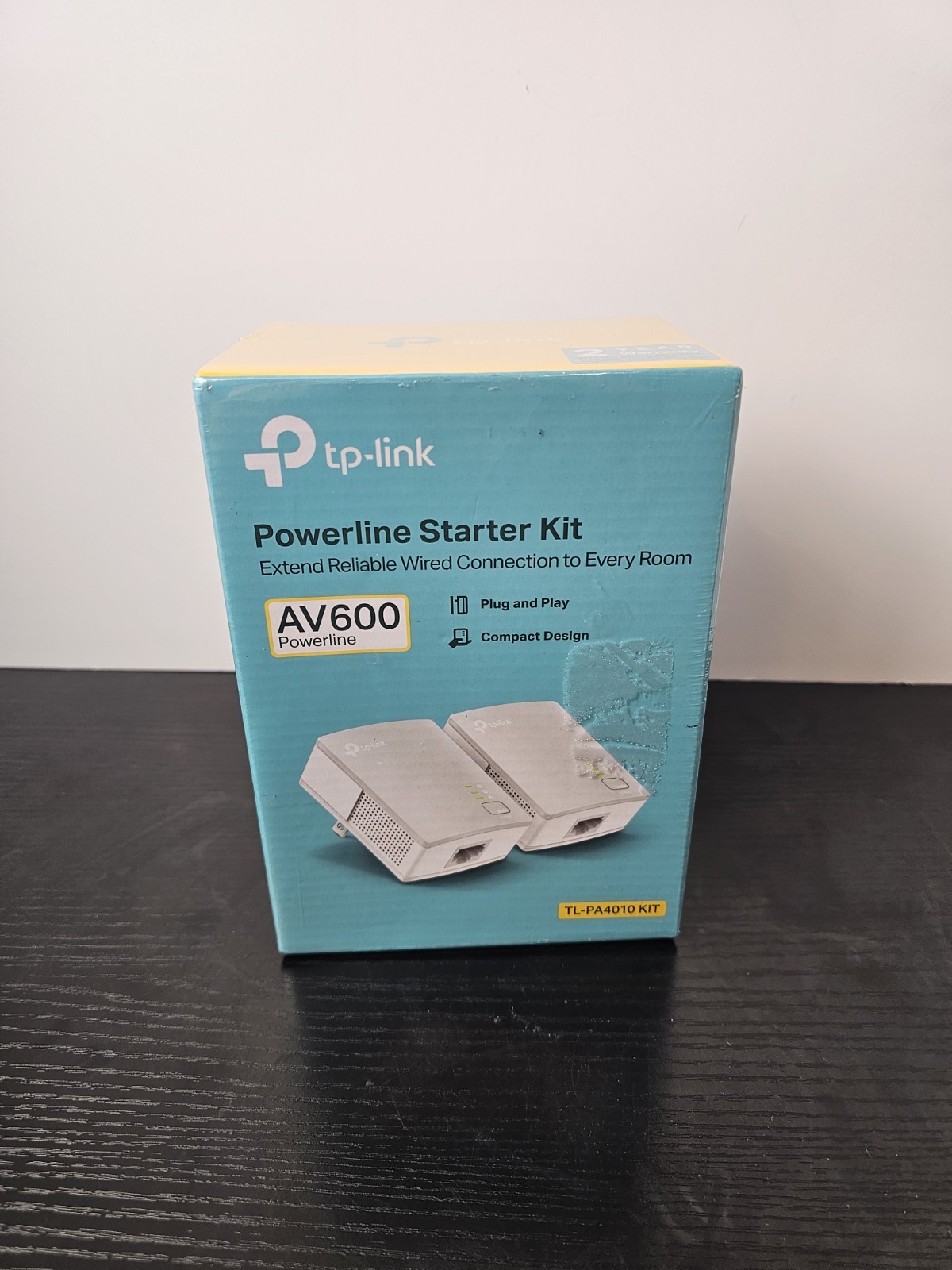 TP-Link TL-PA4010 KIT AV600 600Mbps Powerline Ethernet Adapter Starter Kit NEW