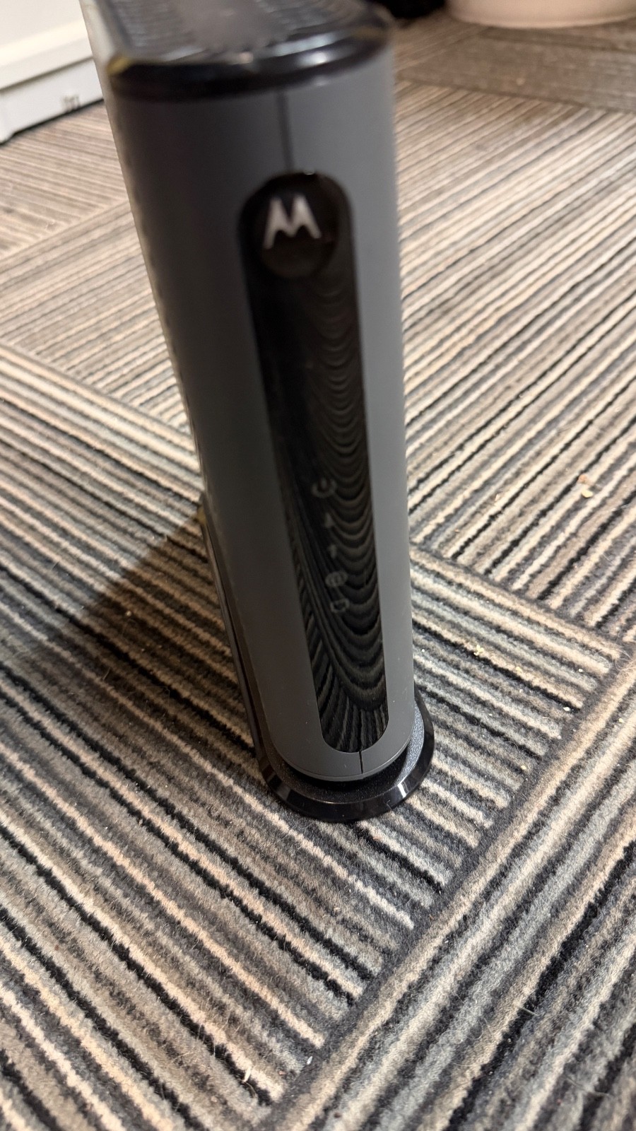 Motorola MB8600 DOCSIS 3.1 Cable Modem Gigabit Ethernet