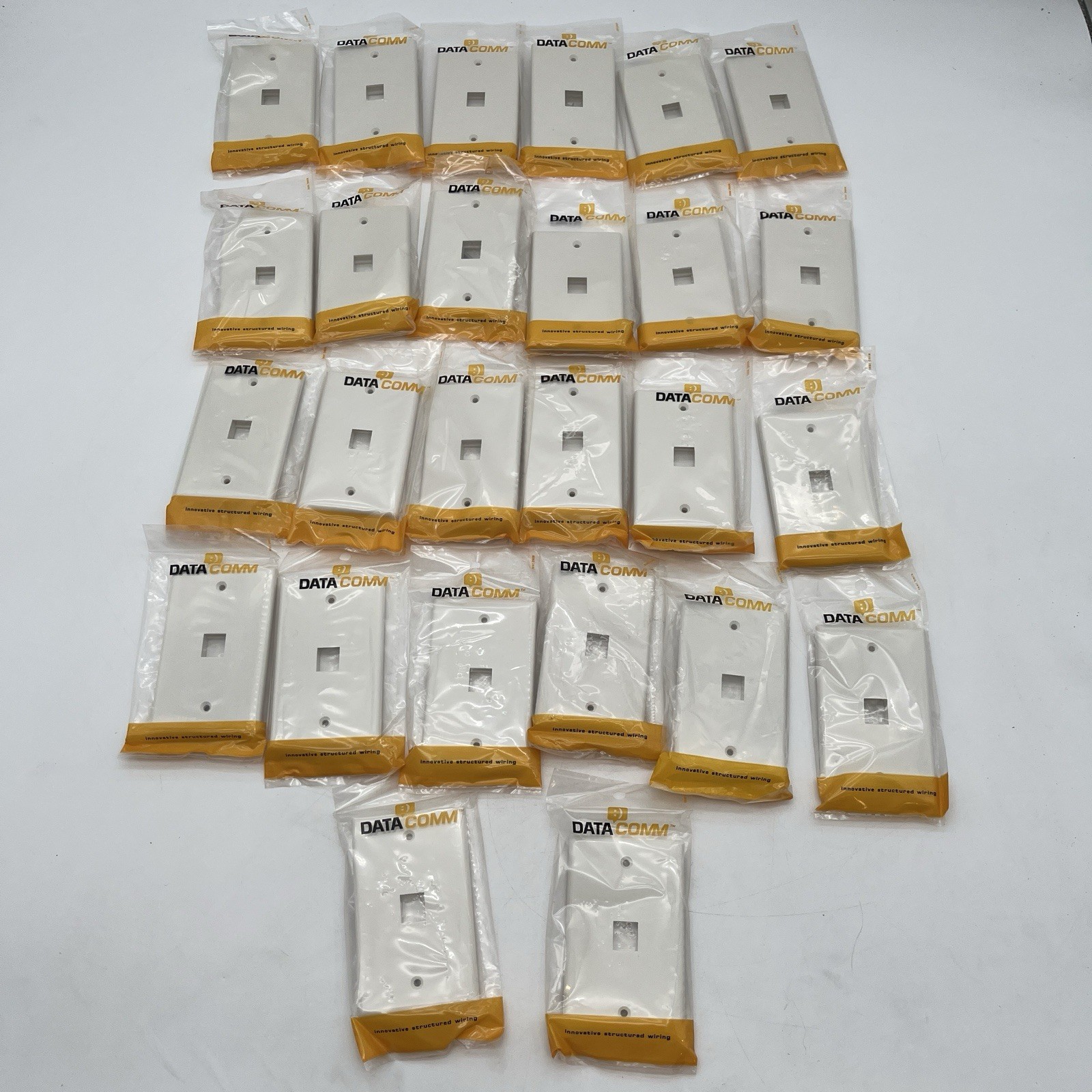 NEW 26-Pack Datacomm 1 Port Keystone Plates White - Model #20-3001-WH