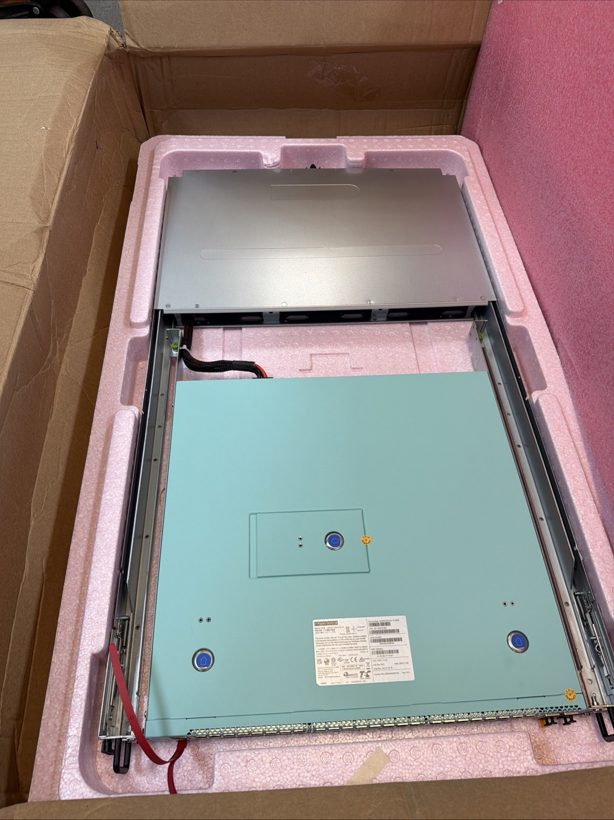 Edge-Core Switch AZ4444-52X-DC-10