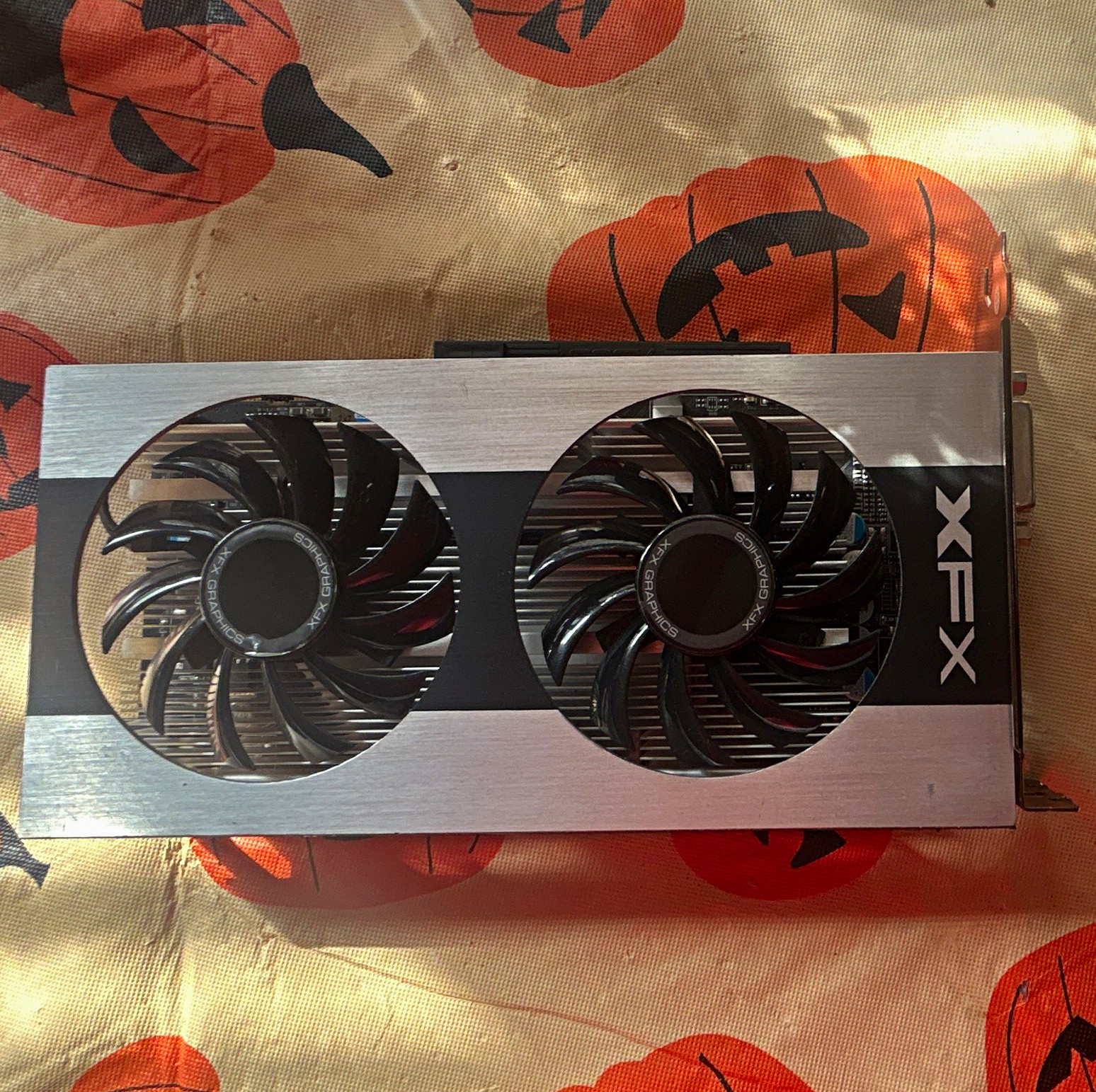 XFX AMD Radeon R7 260X Ghost Thermal Technology 2gb GDDR5