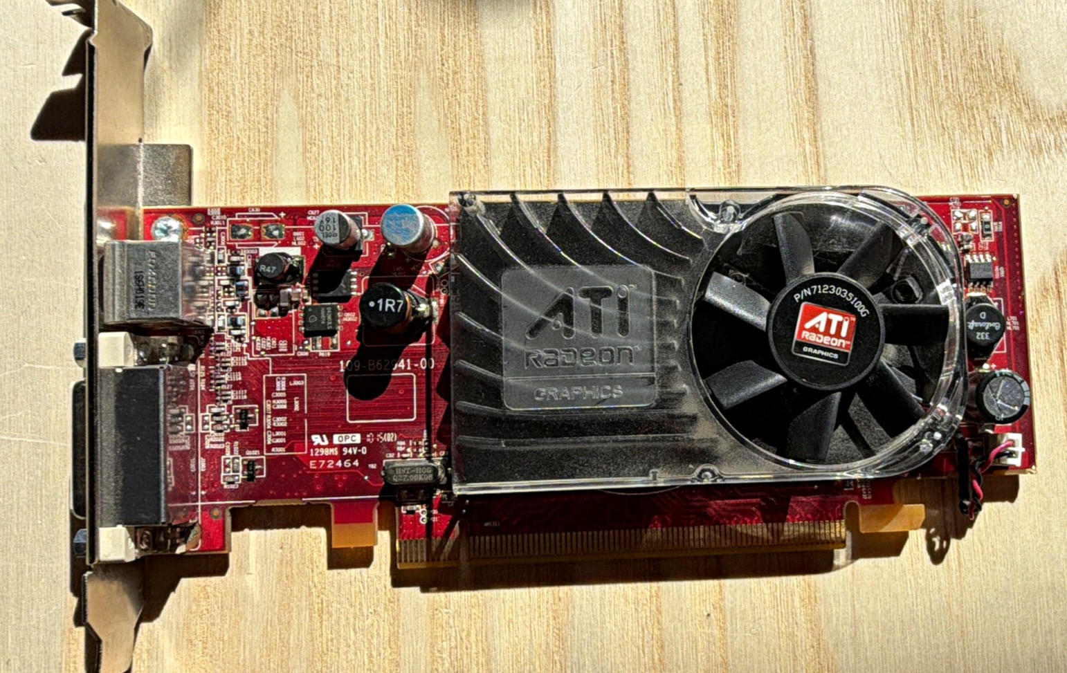 READ DETAILS  ATI Radeon Graphics Card Model 102B62902 (B) DDR2