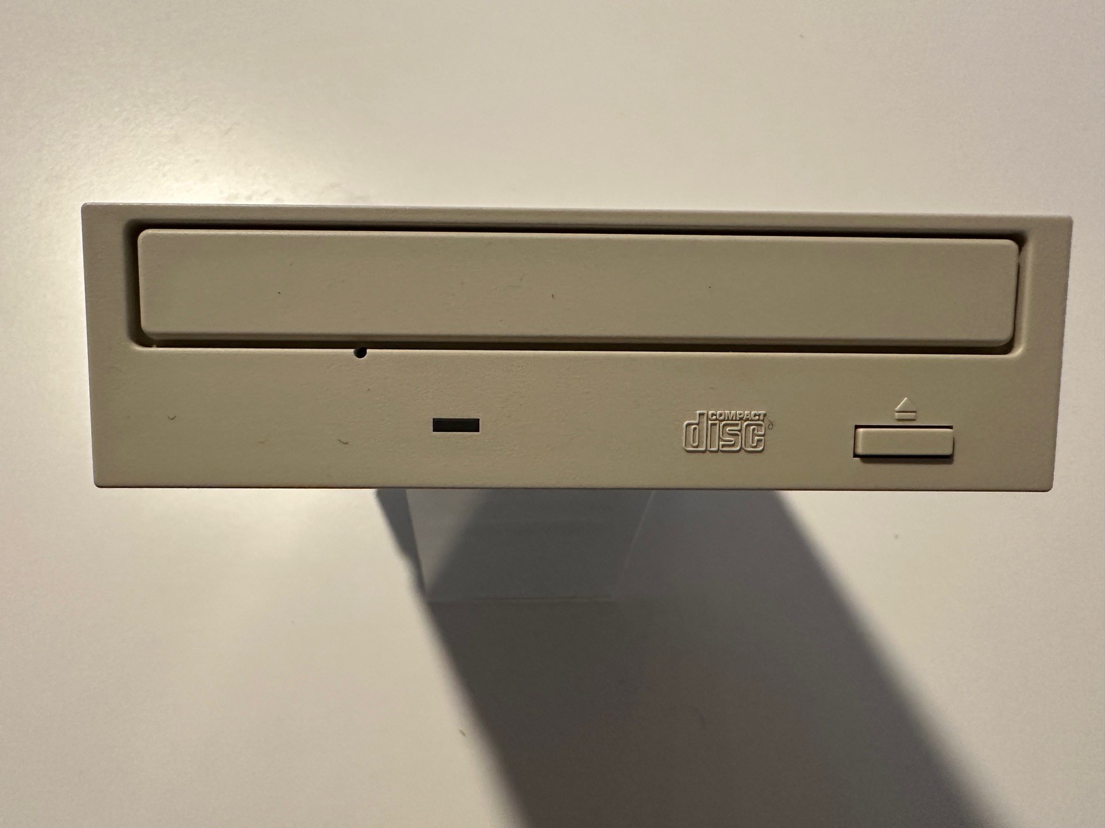 Hitachi CDR-7930 8x IDE CD-ROM Drive
