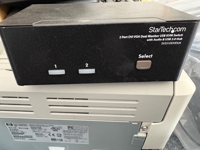 Startech C4E1E7ZG37F 2-Port Dual USB KVM Switch USB Hub SV231DDVDUA
