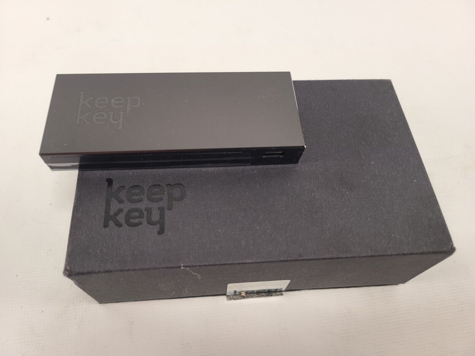 Keep key The Simple Cryptocurrency Hardware Wallet Black 