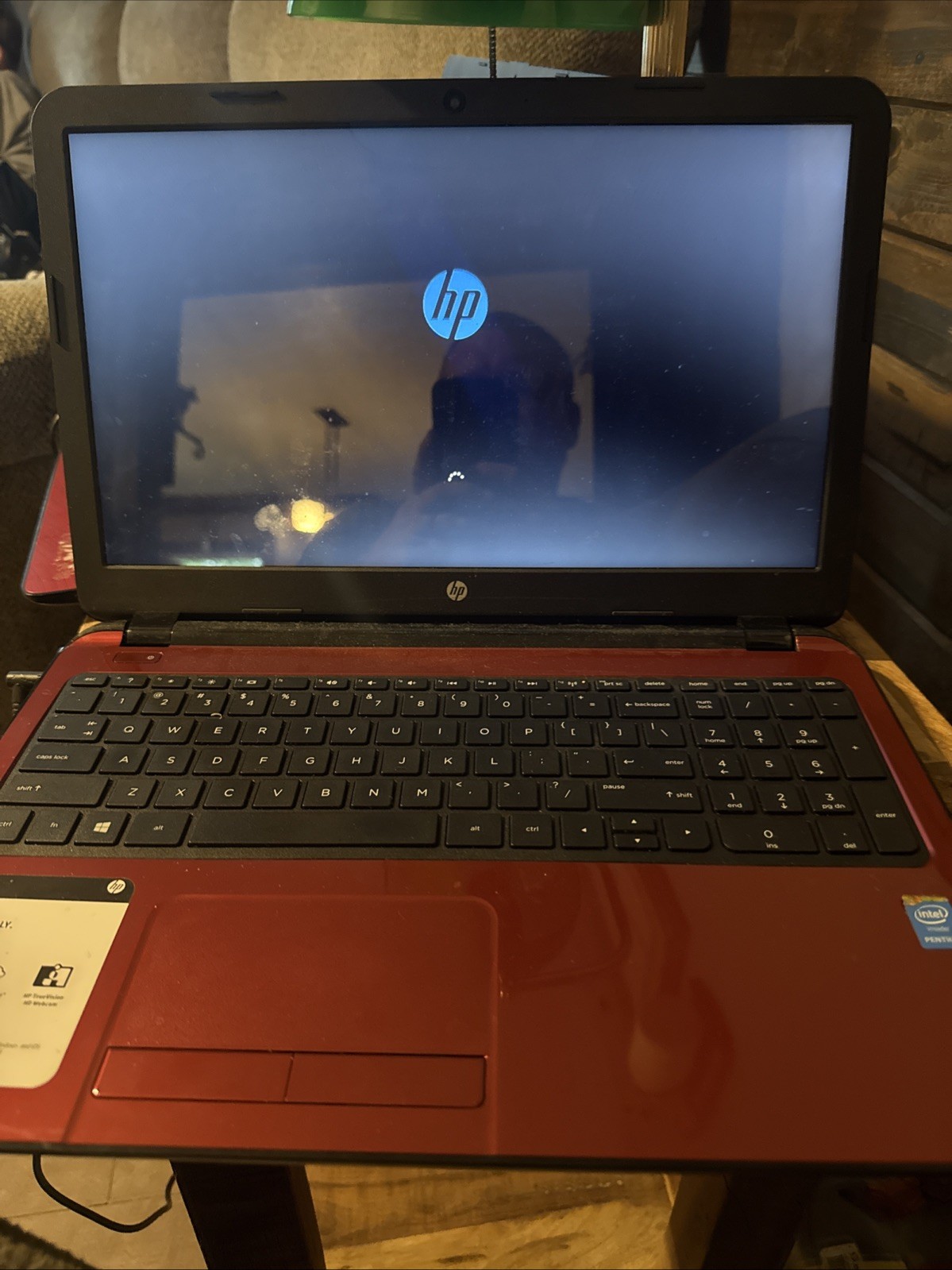 Hp Pavilion 15 15.6 Screen ( Only Works With Charger Connected Needs Battery