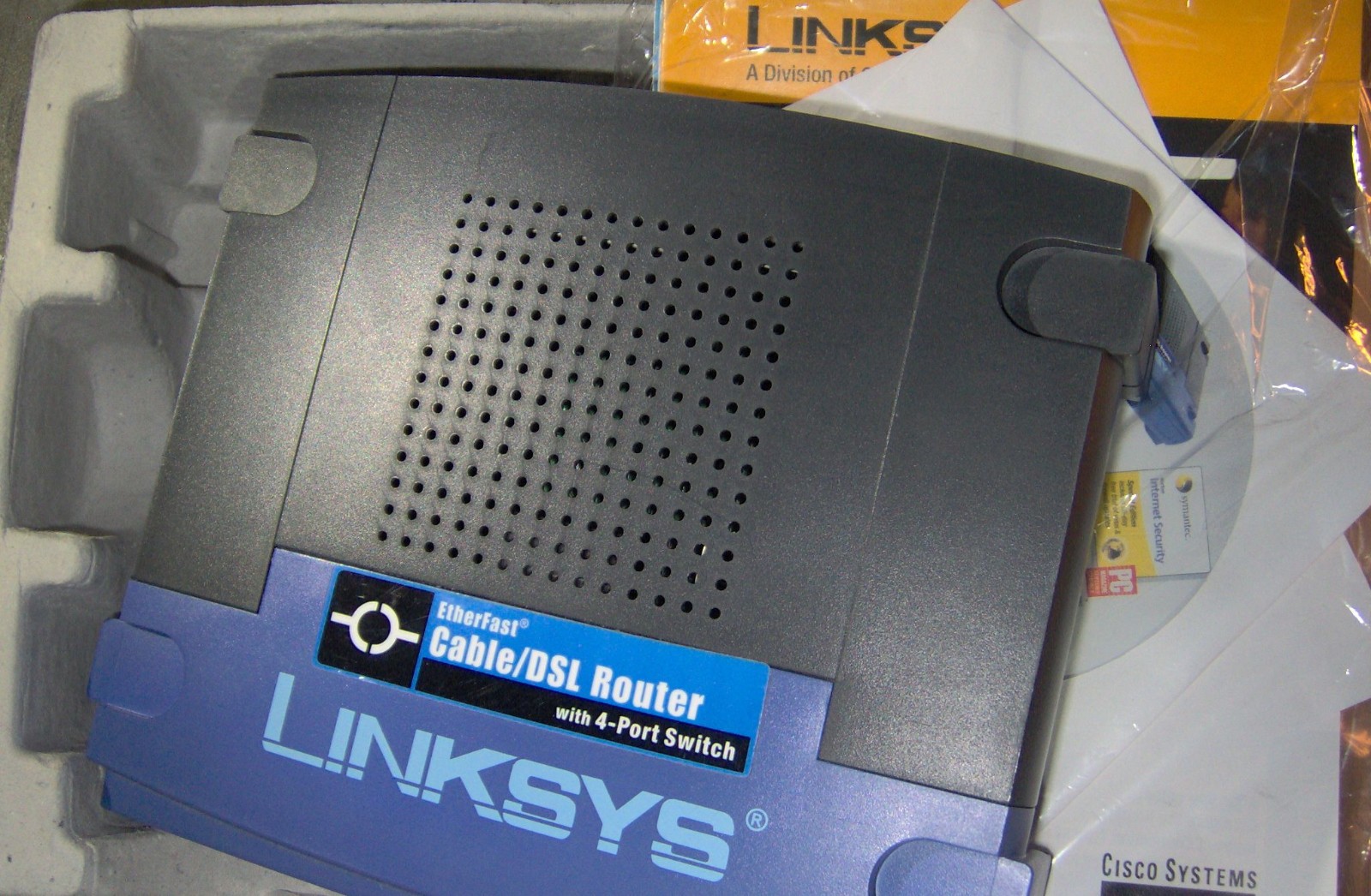 Linksys BEFSR41 Ver 3.1 Etherfast Wired Cable DSL Router w/ 4 Port Switch Cisco
