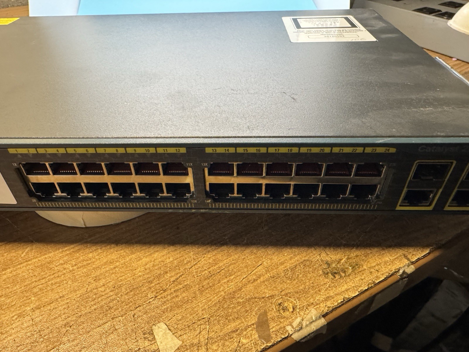 Cisco Catalyst WS-C2960+24TC-S 24-Port Gigabit Managed SFP Switch