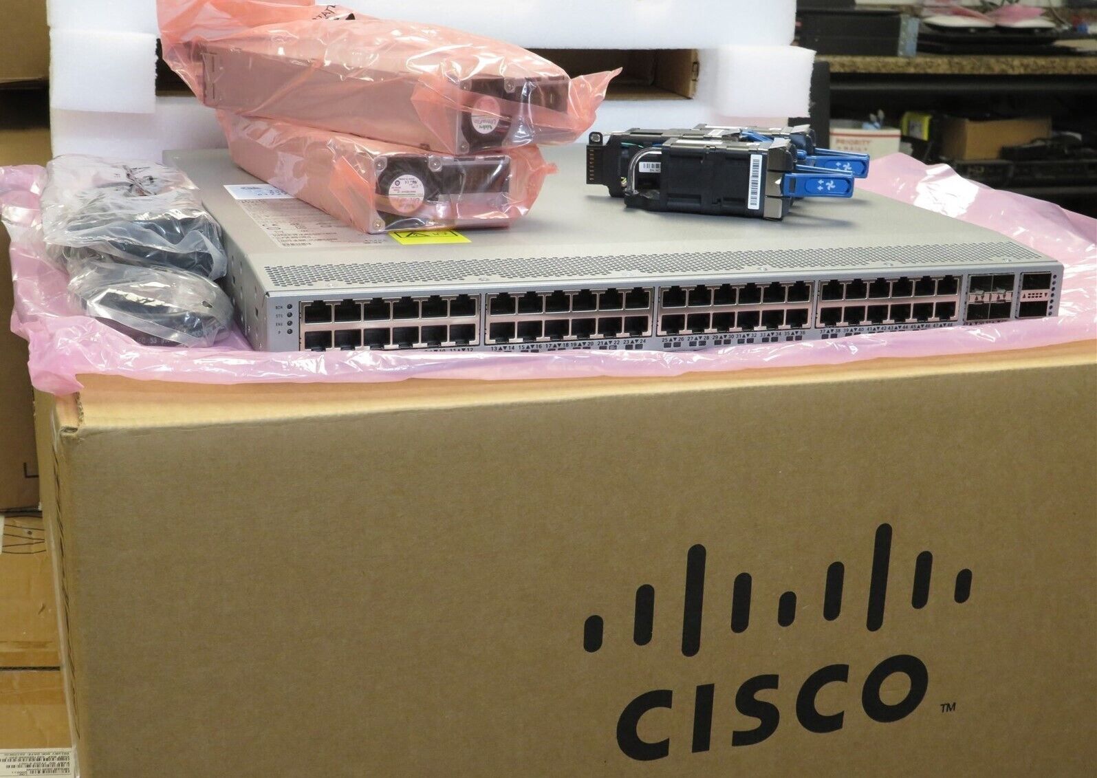 NEW Cisco N9K-C9348GC-FXP Nexus 9300 With 48p 100M/1G BASE-T, 4p 1/10/25G SFP28