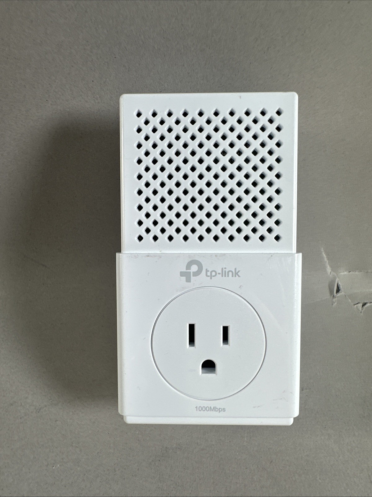 TP-Link TL-PA7010P (US) Passthrough Powerline Adapter AV1000 Mbps, Model PA7010