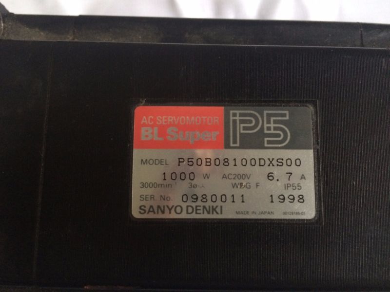 1pcs Used 100% test Sanyo servo motor P50B08100DXS00 by DHL or EMS